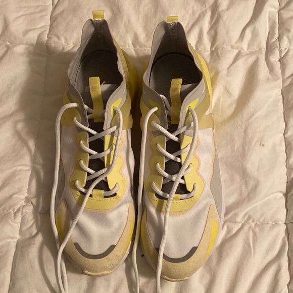 Fabletics Yellow Sneaker - Picture 1 of 2